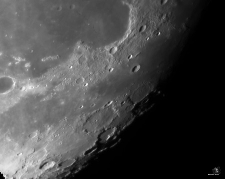 vidéo du 10 10 2019 issu du direct lunaire , ici compilation sous AS!2 retenu 1000 images traité sous Photoshop , cropper . Lunette 80ed sur eq3 vixen + tube allonge pour la MaP + CCD Zwo 120 Mc en mode monochrome + filtre nd gris 50% + barlow x3